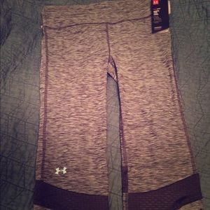 NWT under armour running capris- size Med