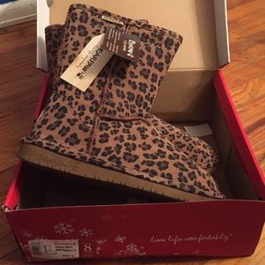 New Bearpaw leopard shoe