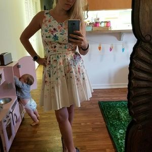 Super girly floral dress with keyhole back