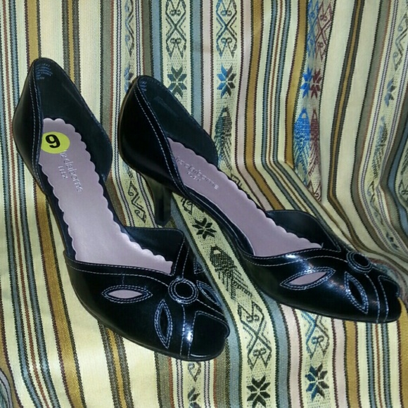 Liz Claiborne black leather peep toe heel