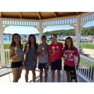 Meet your Posher, Kayla