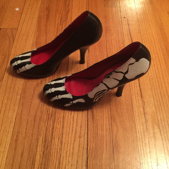 Skeleton high heels