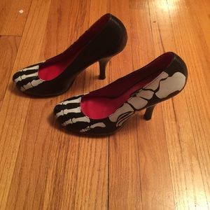 Skeleton high heels
