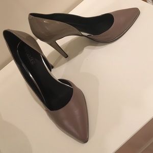 Kenneth Cole Reaction Leather/Patent Pump