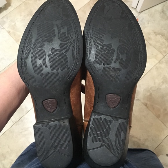 MORE PICTURES ONLY NOT FOR SALE HERE Ariat boots - Picture 1 of 4