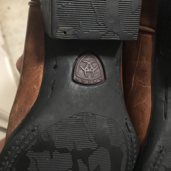 MORE PICTURES ONLY NOT FOR SALE HERE Ariat boots - Picture 4 of 4