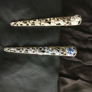 Beautiful metal hair clasps w/bright rhinestones.