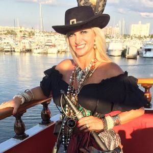 Meet your Posher, Leah