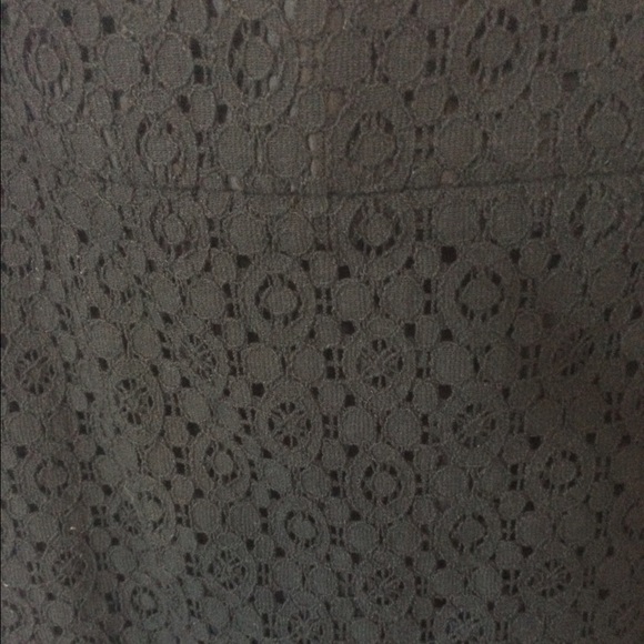 Banana Republic lace pencil skirt - Picture 2 of 2