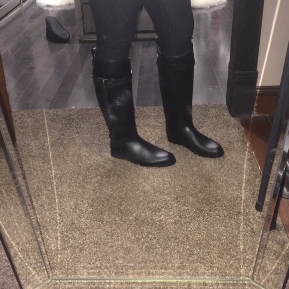 SOLD!! Burberry rain boots - Picture 4 of 4