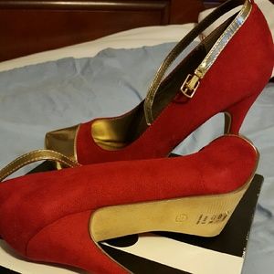 Red and gold pump