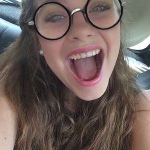 Meet your Posher, Audrey