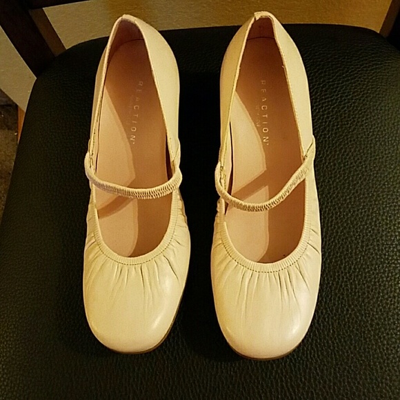 Reaction Kenneth Cole pink Mary Jane shoes - Picture 1 of 4