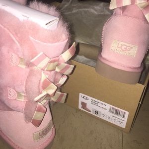 Pink Bailey Bow Uggs. Size 9.