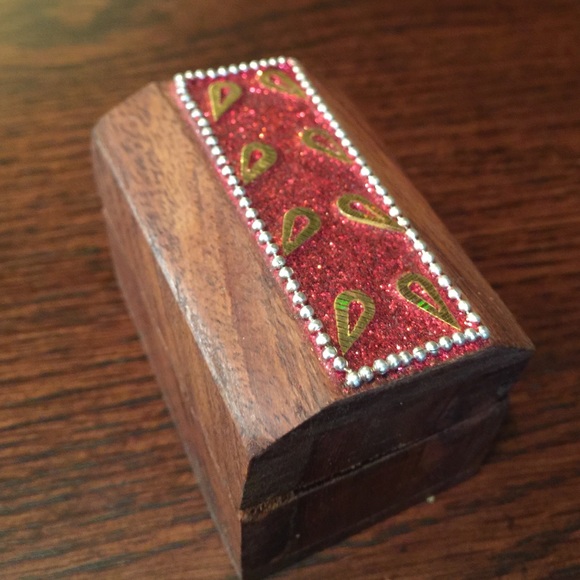 Tiny jewelry box - Picture 1 of 3