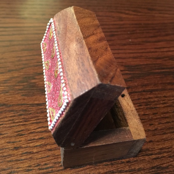Tiny jewelry box - Picture 2 of 3