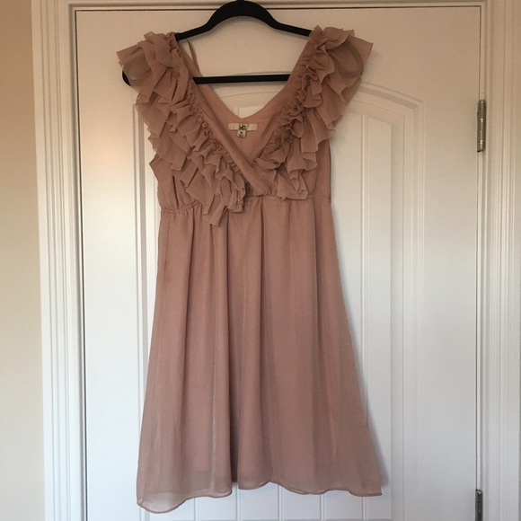 Blush colored, v-dress