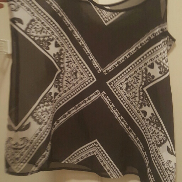 Sheer layering tank top - Picture 2 of 3