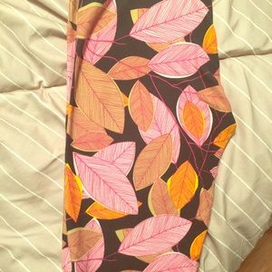 Lularoe leaf leggings