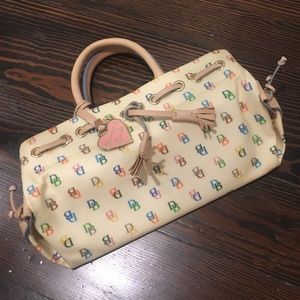 Dooney & Bourke classic handbag. Great condition!