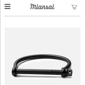 Miansai Screw Cuff, Noir (all black)