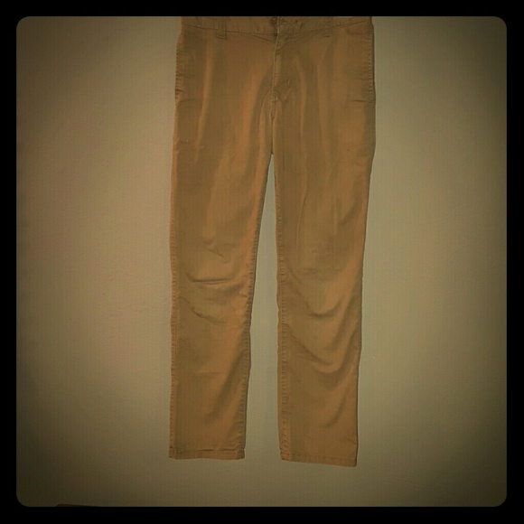 Kaki pants
