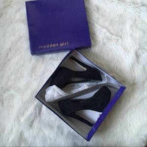 Steve Madden Shoes - Black Platform Suade Heels Steve Madden Shoes - Black Platform Suade Heels