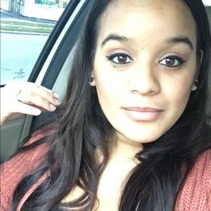 Meet your Posher, Desiree