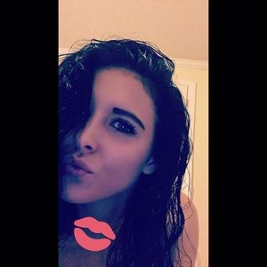 Meet your Posher, Alexis