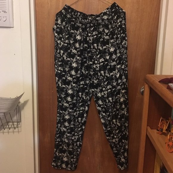 Stylish Black & White Patterned Harem Style Pants - image 1