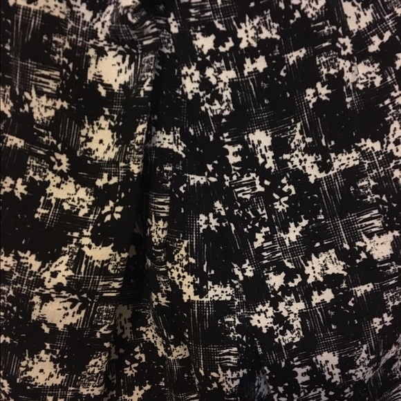 Stylish Black & White Patterned Harem Style Pants - image 4