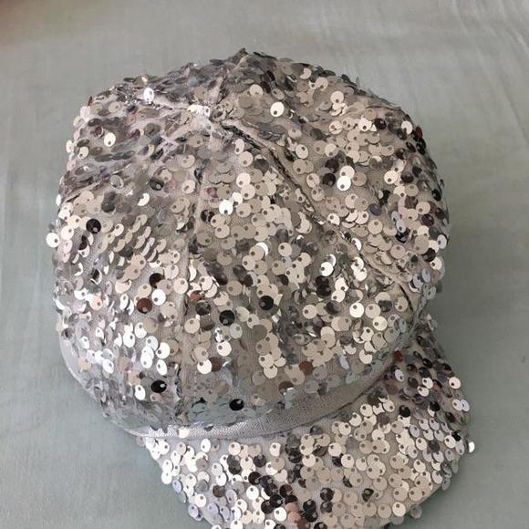 Sequin Justice hat ONE SIZE 🎉NWT🎉