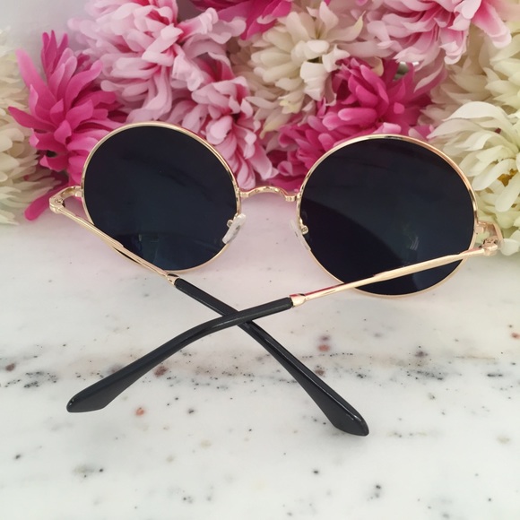 "Meg" Sunglasses || Blue Mirror Circle - Picture 2 of 6