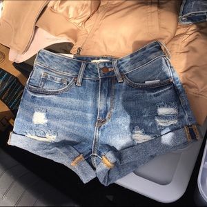 BULLHEAD • High-Rise Cutoff Short • Size 22