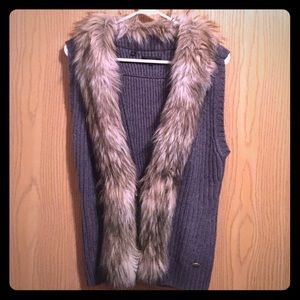 Used GUESS cable knit faux fur trimmed vest