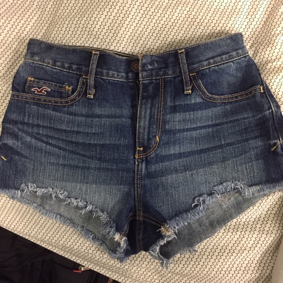 Hollister cut off shorts
