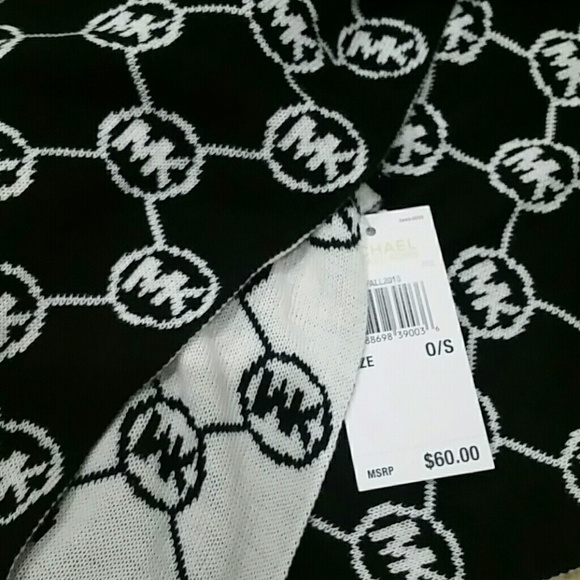 🎄🎁Michael Kors Infinity Scarf - Picture 4 of 4