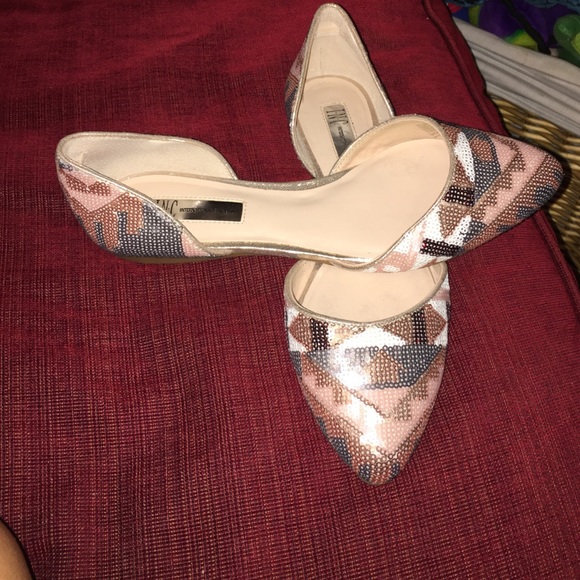 Beautiful flats ** fits more like an 8.5** - Picture 2 of 3