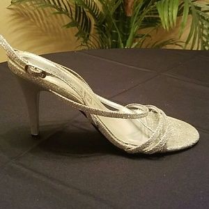 Andrea Coleccion Silver Sequin Heel Size 7.5