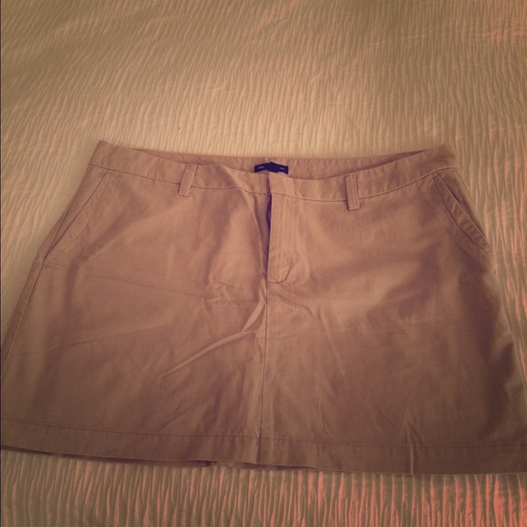 Gap skirt