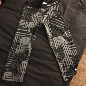 Nike Pro Sport Workout Crops