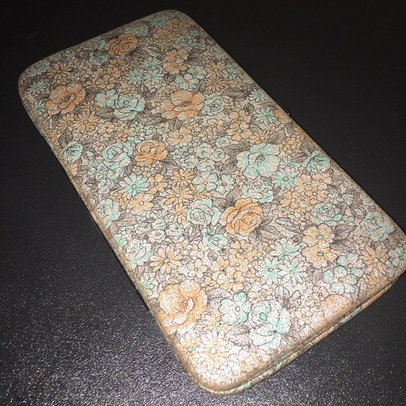 Forever 21 wallet