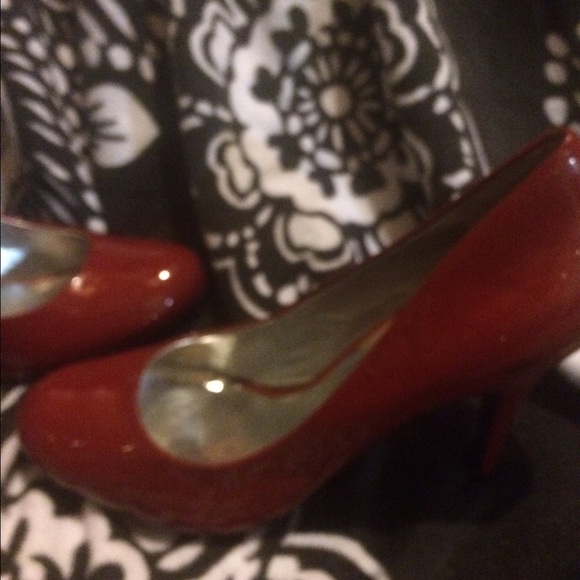 Pumps - Picture 2 of 3
