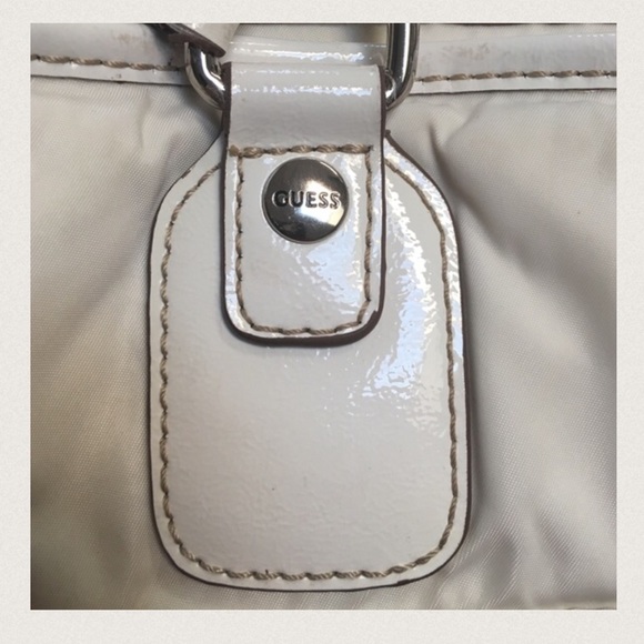 💯authentic Guess handbag - Picture 3 of 4