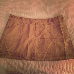 American Eagle khaki skirt