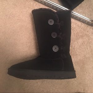 Reposh: Ugg Bailey Button!!