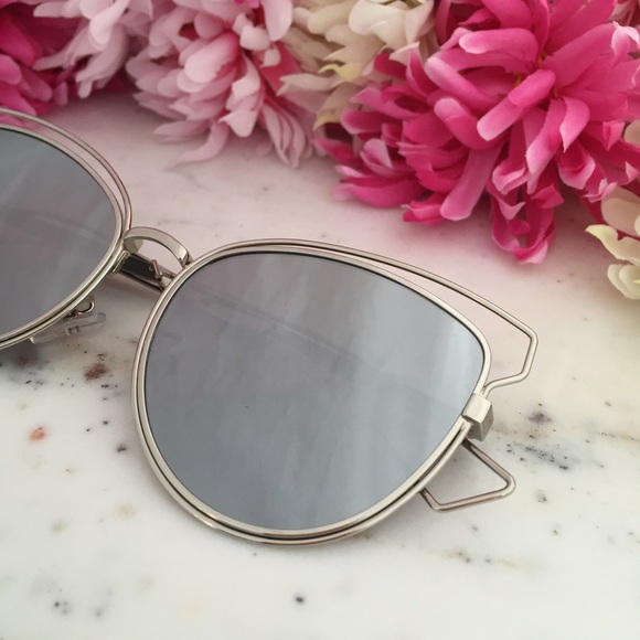 "Poppy" Sunglasses || Silver Mirror Cat Eye - Picture 3 of 5