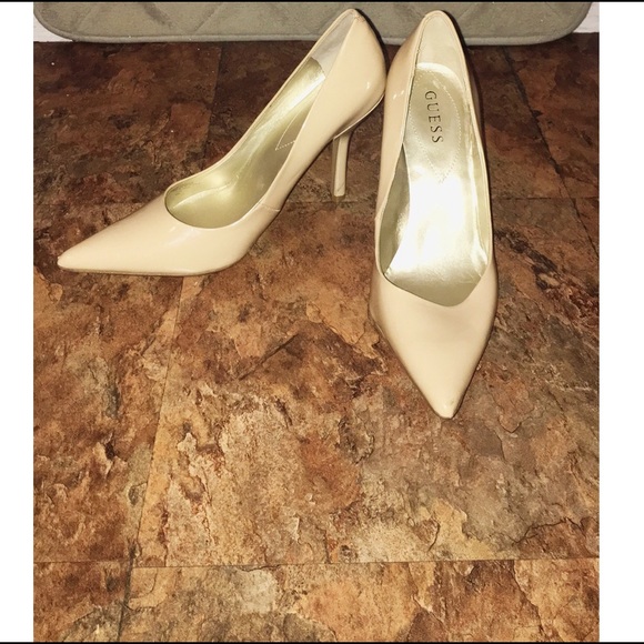 Guess Nude Pumps