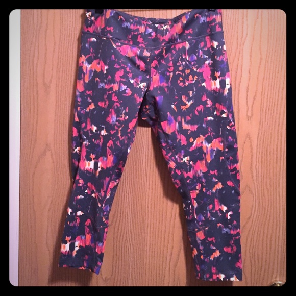 Used Zella cropped leggings