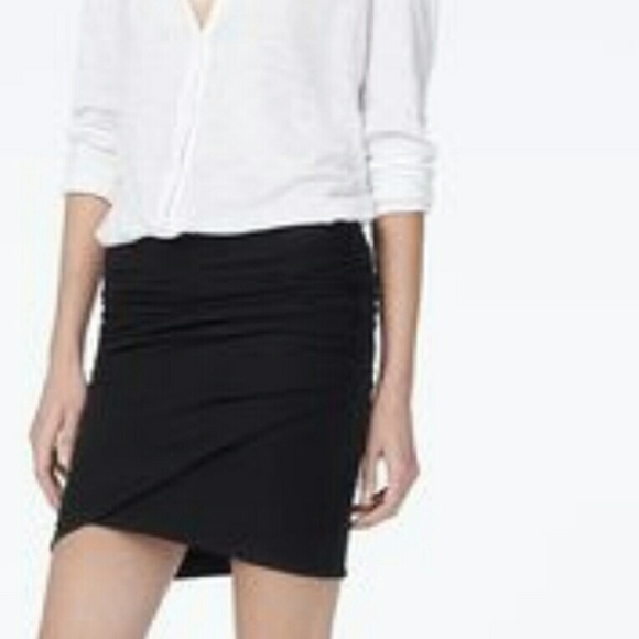⬇REDUCED⬇James Perse mini skirt
